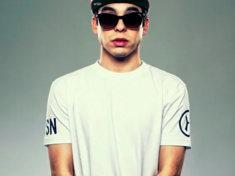 La gira mamalona de MC Davo