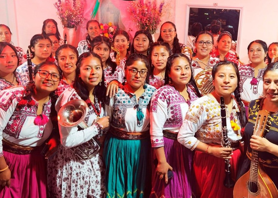 Agrupaciones musicales, fundadas o integradas por mujeres indígenas