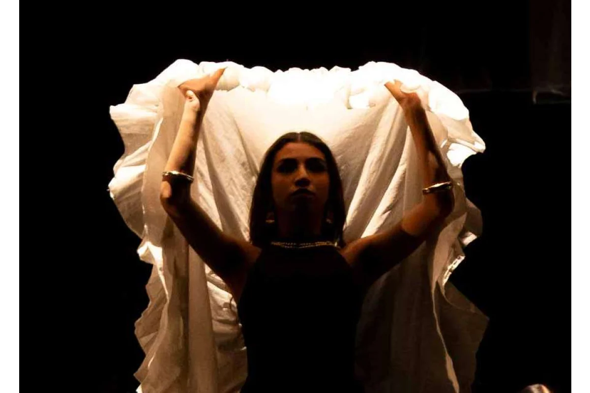 Cartas de amor suspendido. Una danza profanada