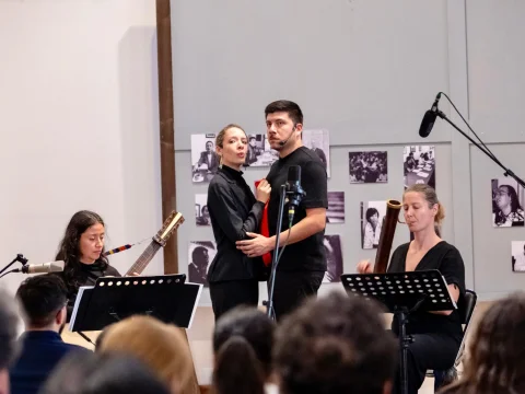 Renaci – miento Morir de amor y renacer desde el dolor. Canciones, romances y danzas europeas de los S. XV y XVI