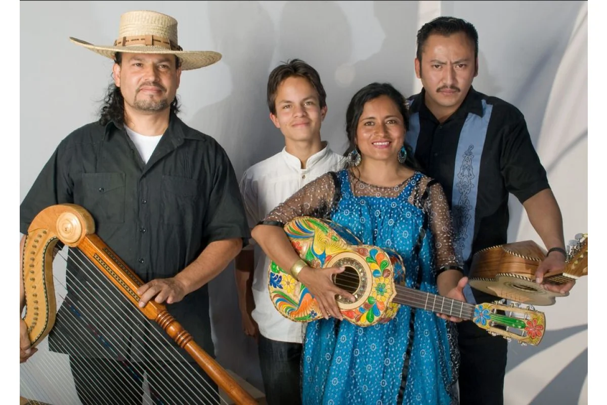 Grupo Yolotecuani: Sones y canciones de Guerrero