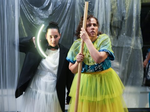 La comedia de las acotaciones   o la farsa trágica de unos ojos ajenos a Edipo