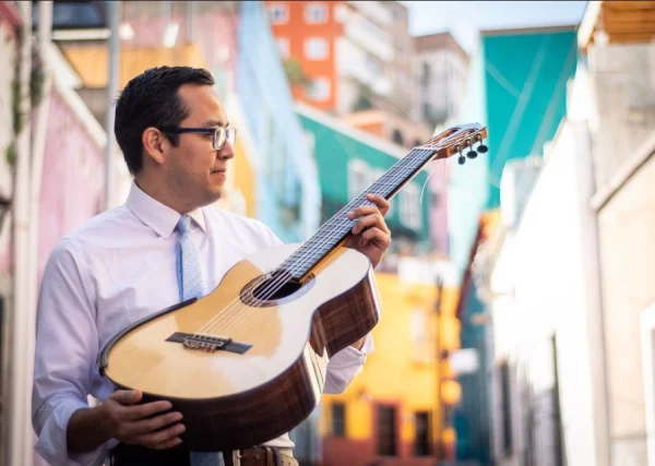 Vladimir Ibarra, guitarra: Los espíritus de la selva