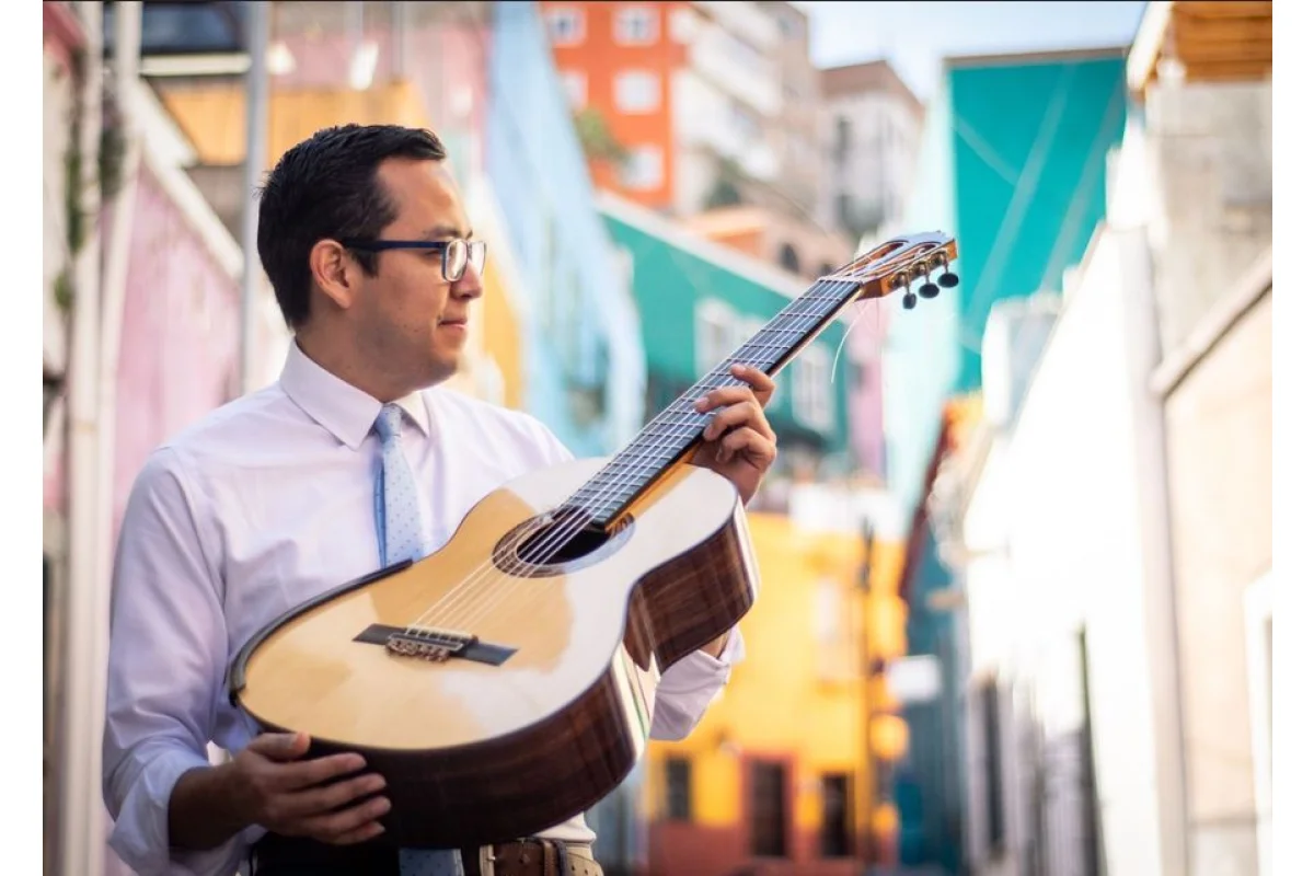 Vladimir Ibarra, guitarra: Los espíritus de la selva