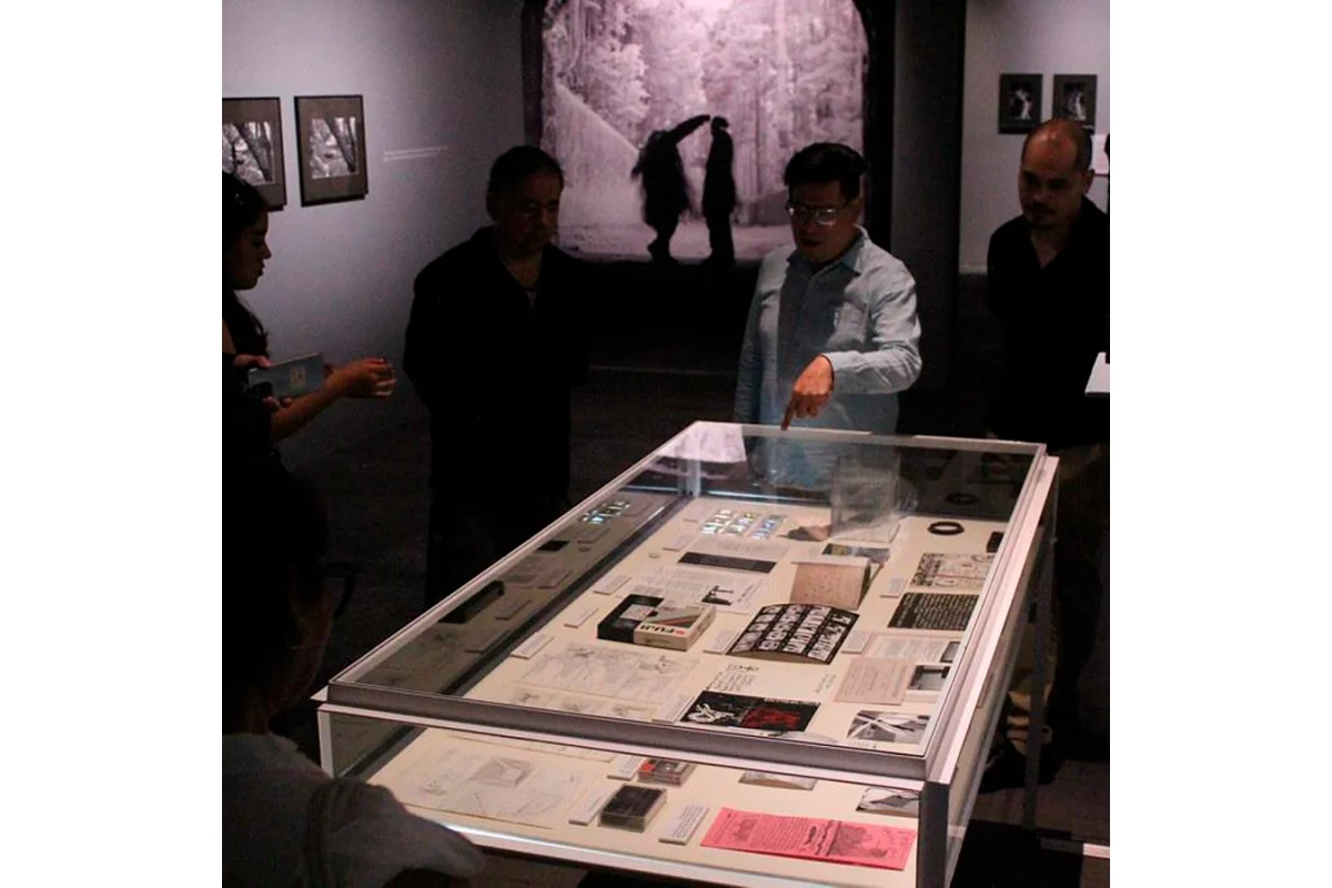 Mesa redonda. Obra de arte y documento artístico: Oscilaciones entre el archivo de artista y su interpretación curatorial
