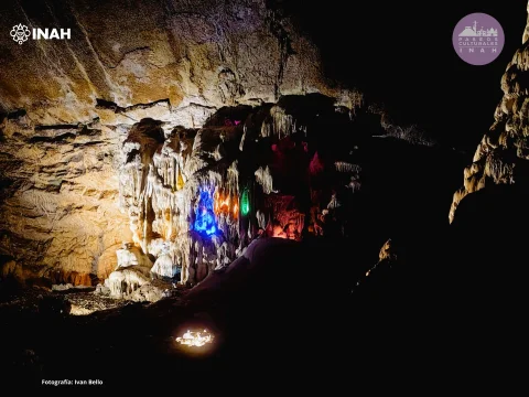 Viaje al corazón de la Tierra: Explorando las Grutas de Cacahuamilpa