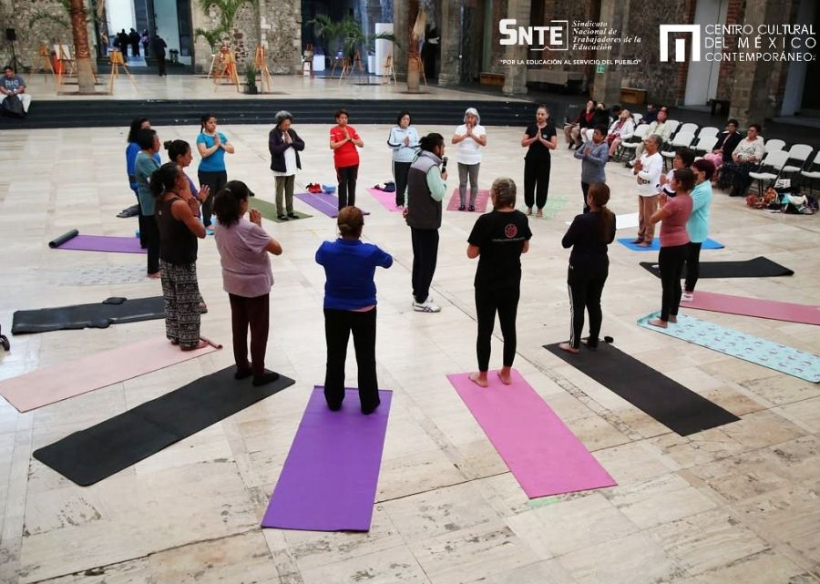 El Club de Yoga del CCMC