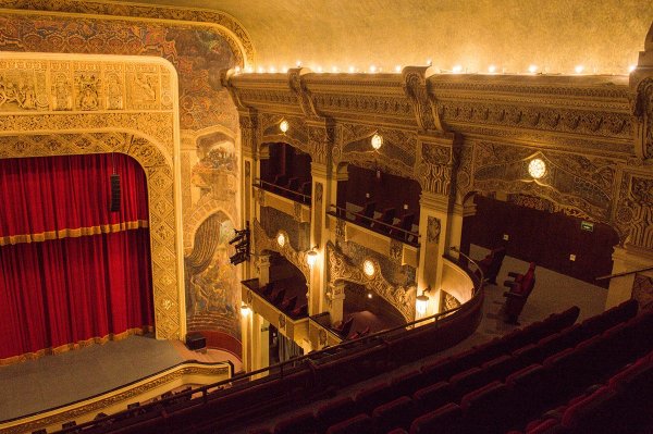 Teatro Isauro Martínez