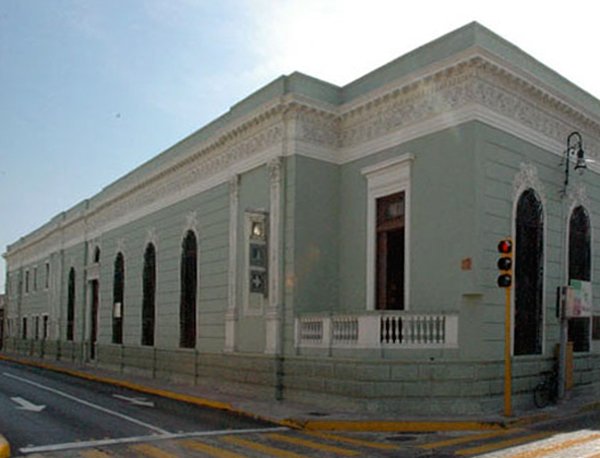Biblioteca Pública Central Estatal Manuel Cepeda Peraza