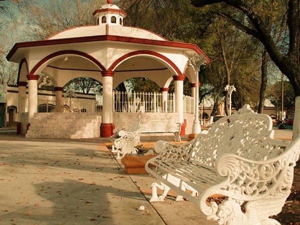 Kiosco de la plaza principal de Apodaca