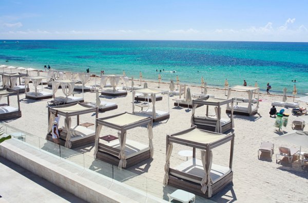Mamitas Beach Club